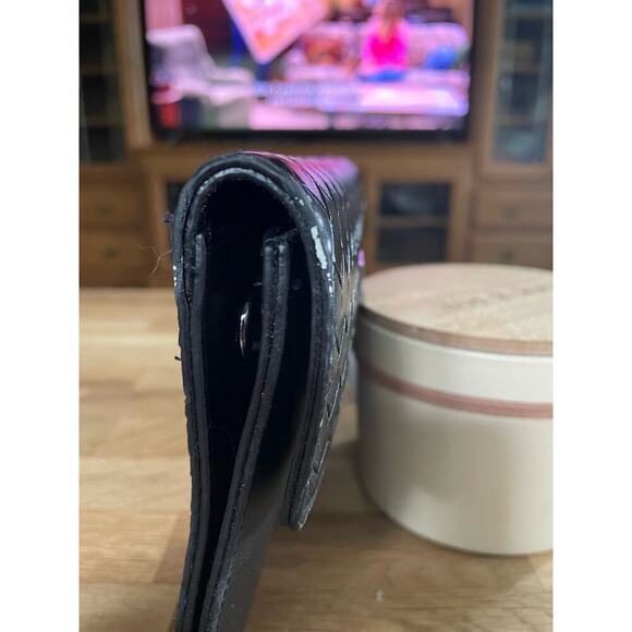 6/$25 Sondra Roberts Squared Woven XL Wallet - Picture 6 of 7